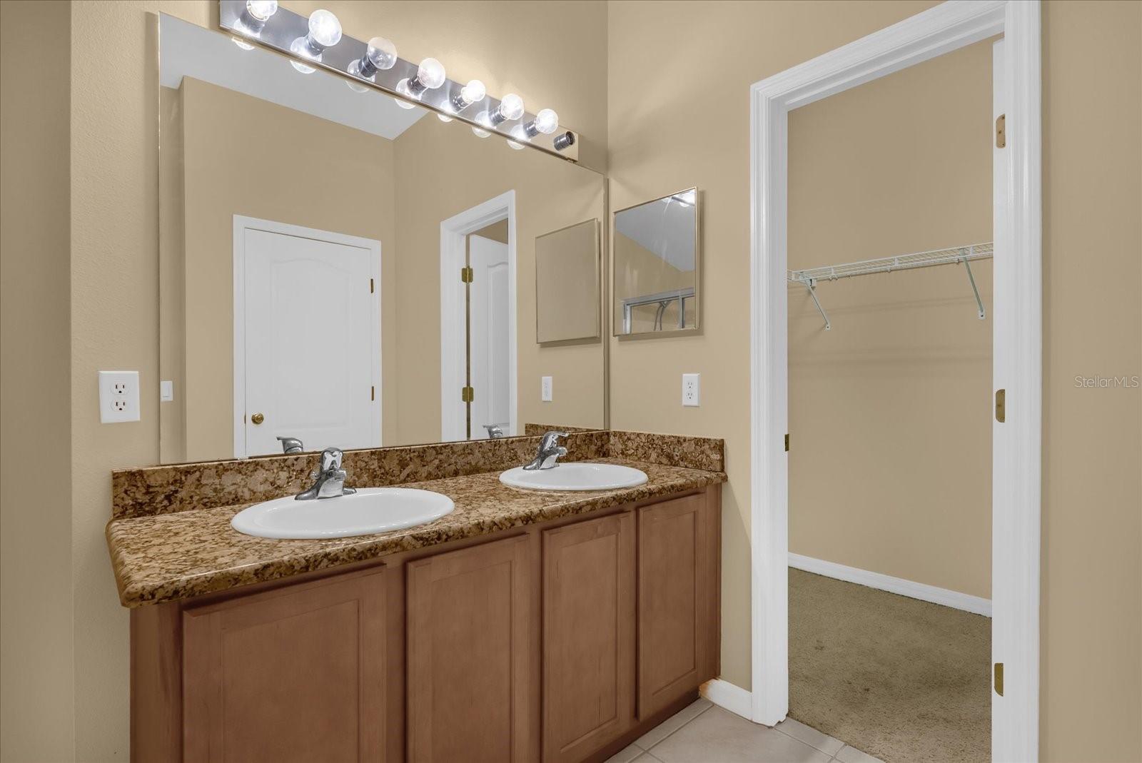910 Ashworth Overlook Dr #a Property Photo 13