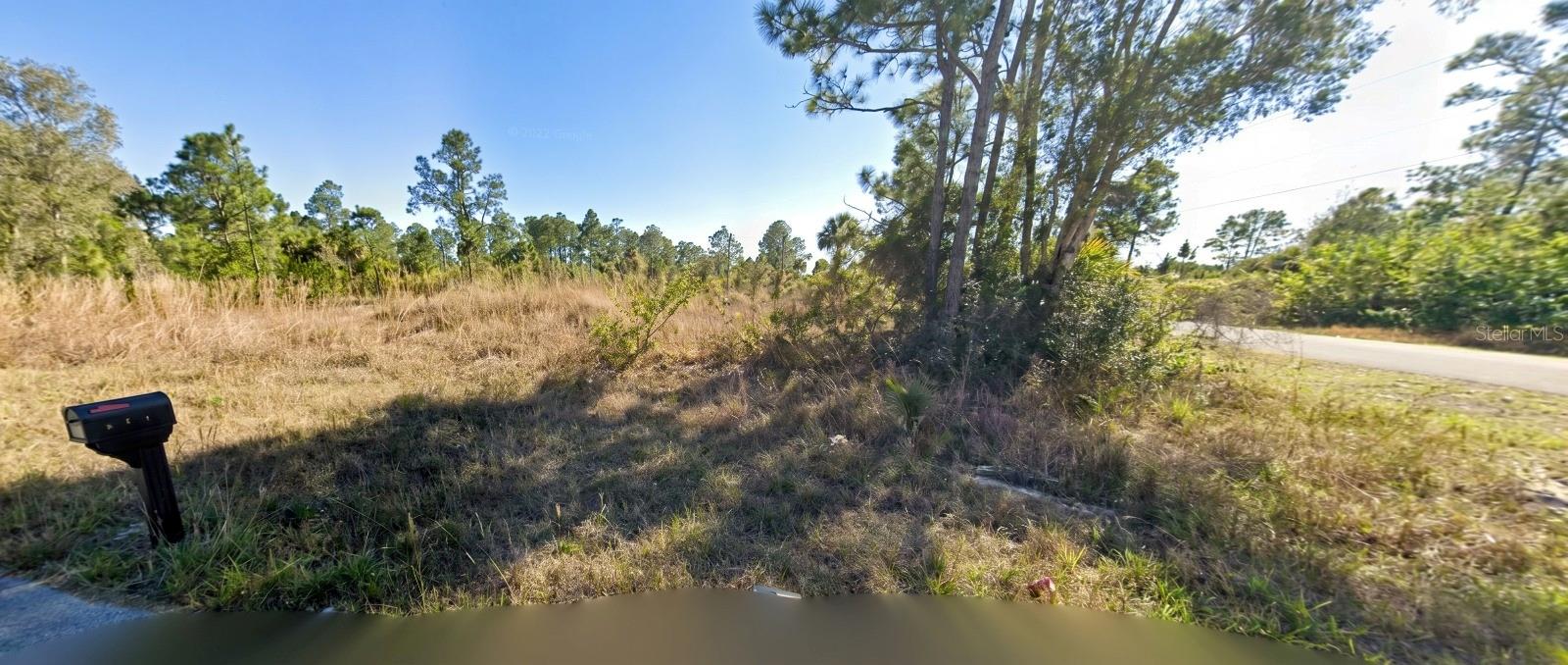 745 AVONDALE ST E Property Photo 1