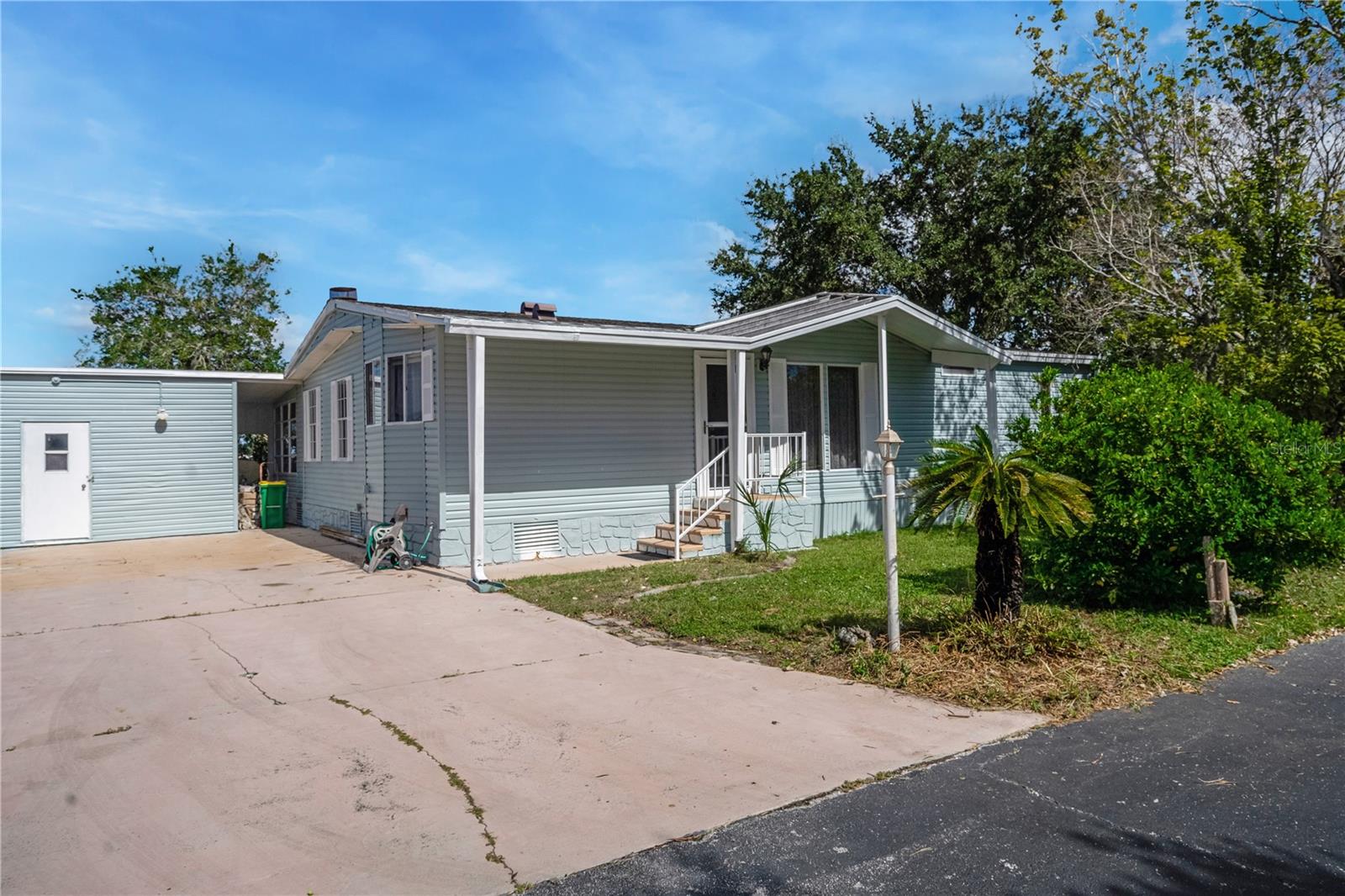 300 BEECH CT Property Photo 1