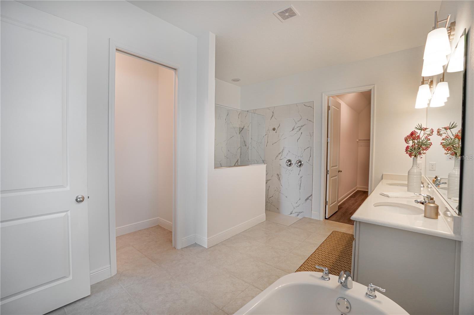 15701 Vetta Dr Property Photo 8