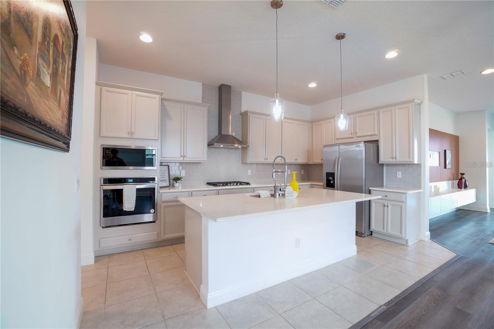 15701 Vetta Dr Property Photo 22