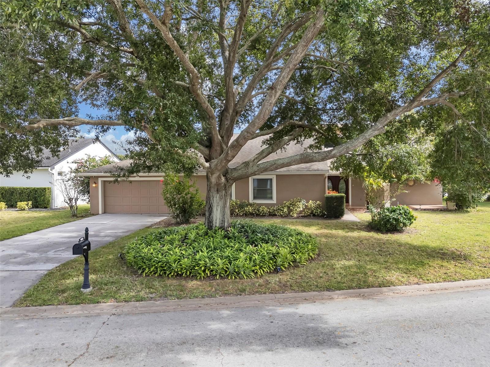 6047 Shore Line Dr Property Photo 1