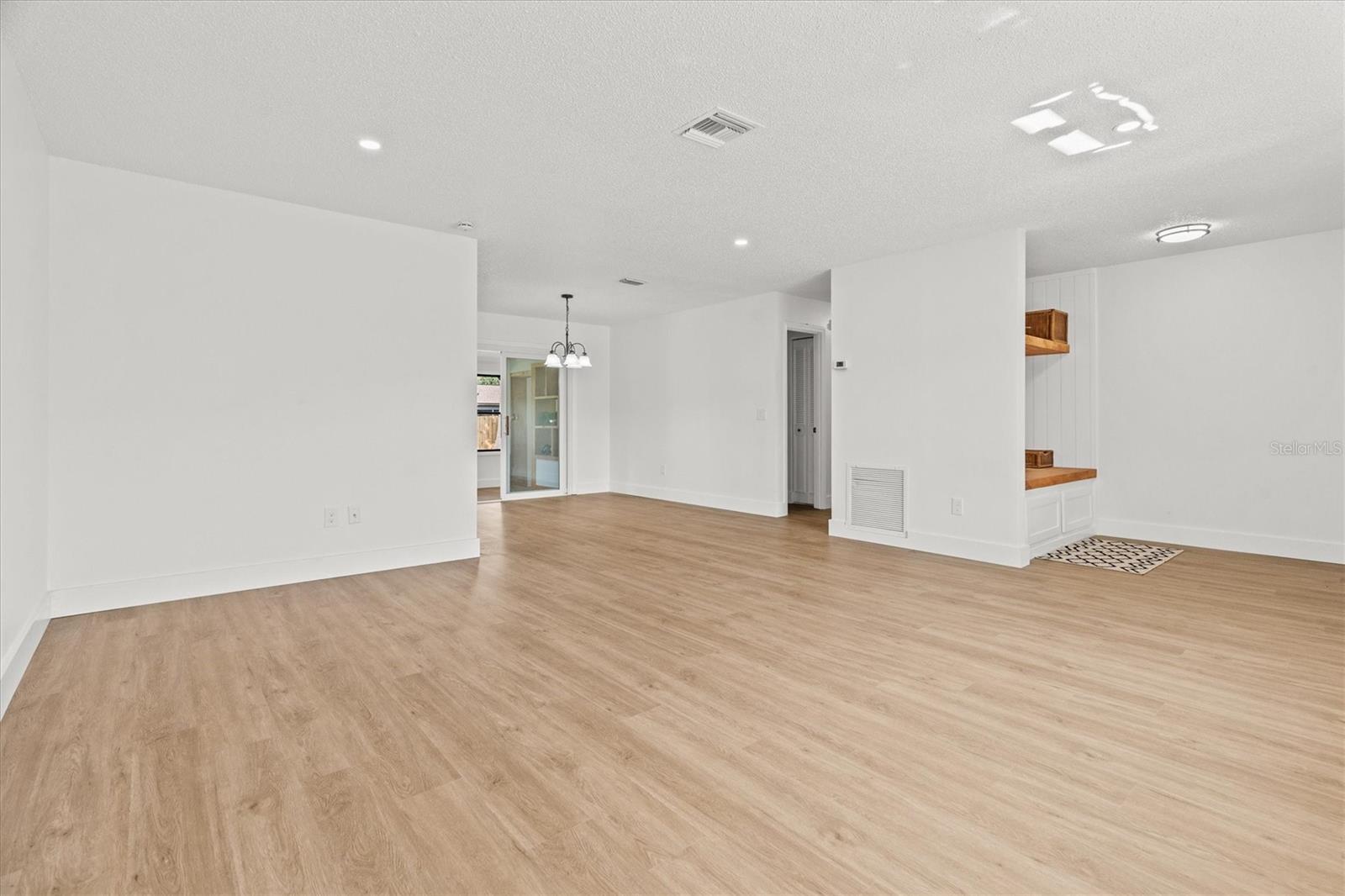 766 Tamerlane St Property Photo 9