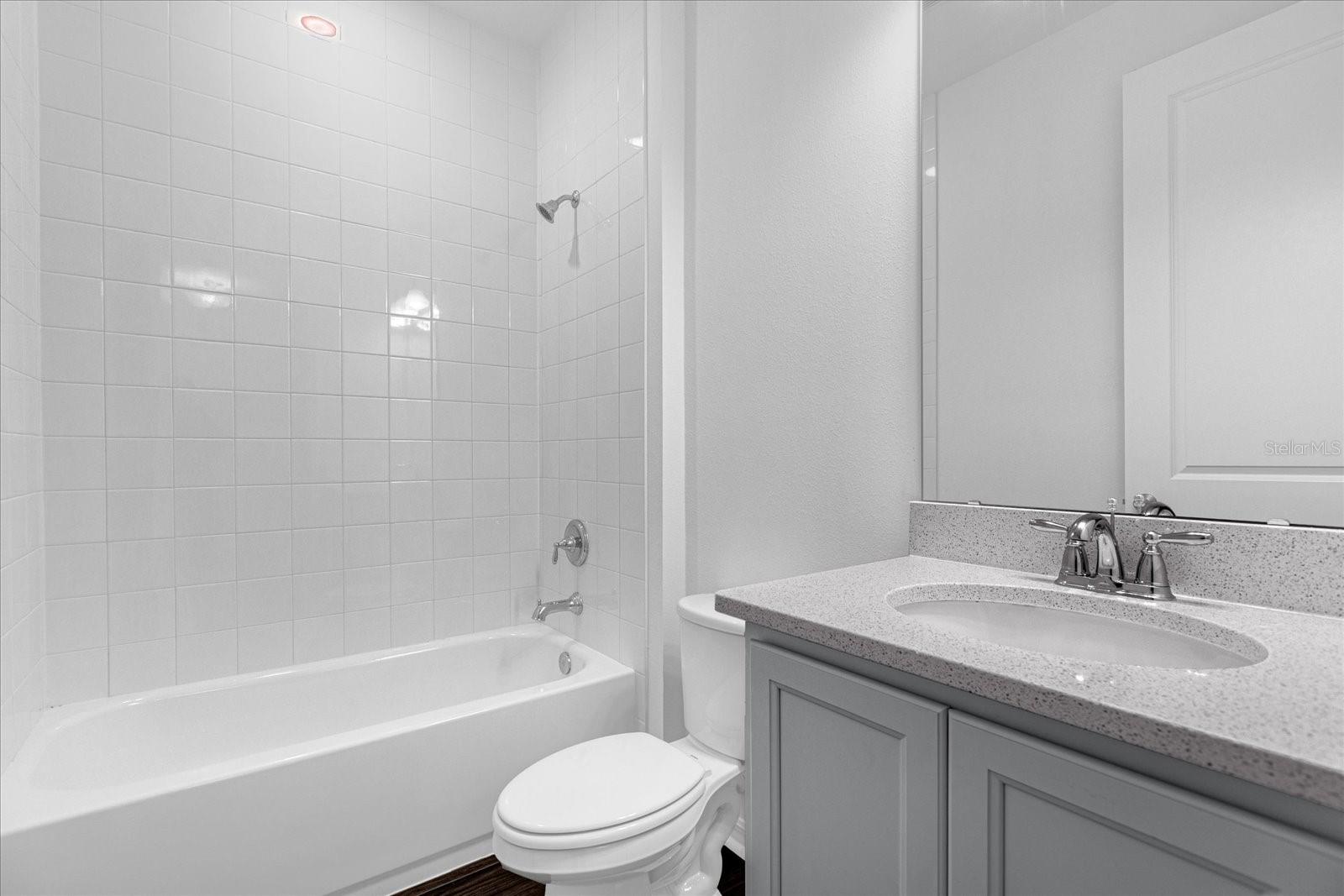 2355 Lancashire St Property Photo 8