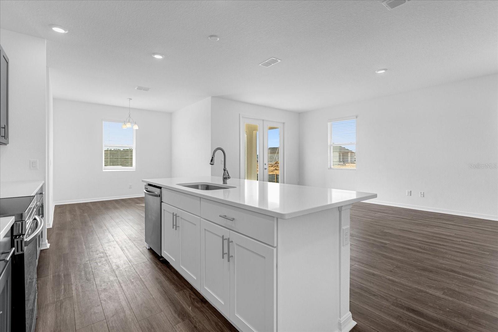 2355 Lancashire St Property Photo 16