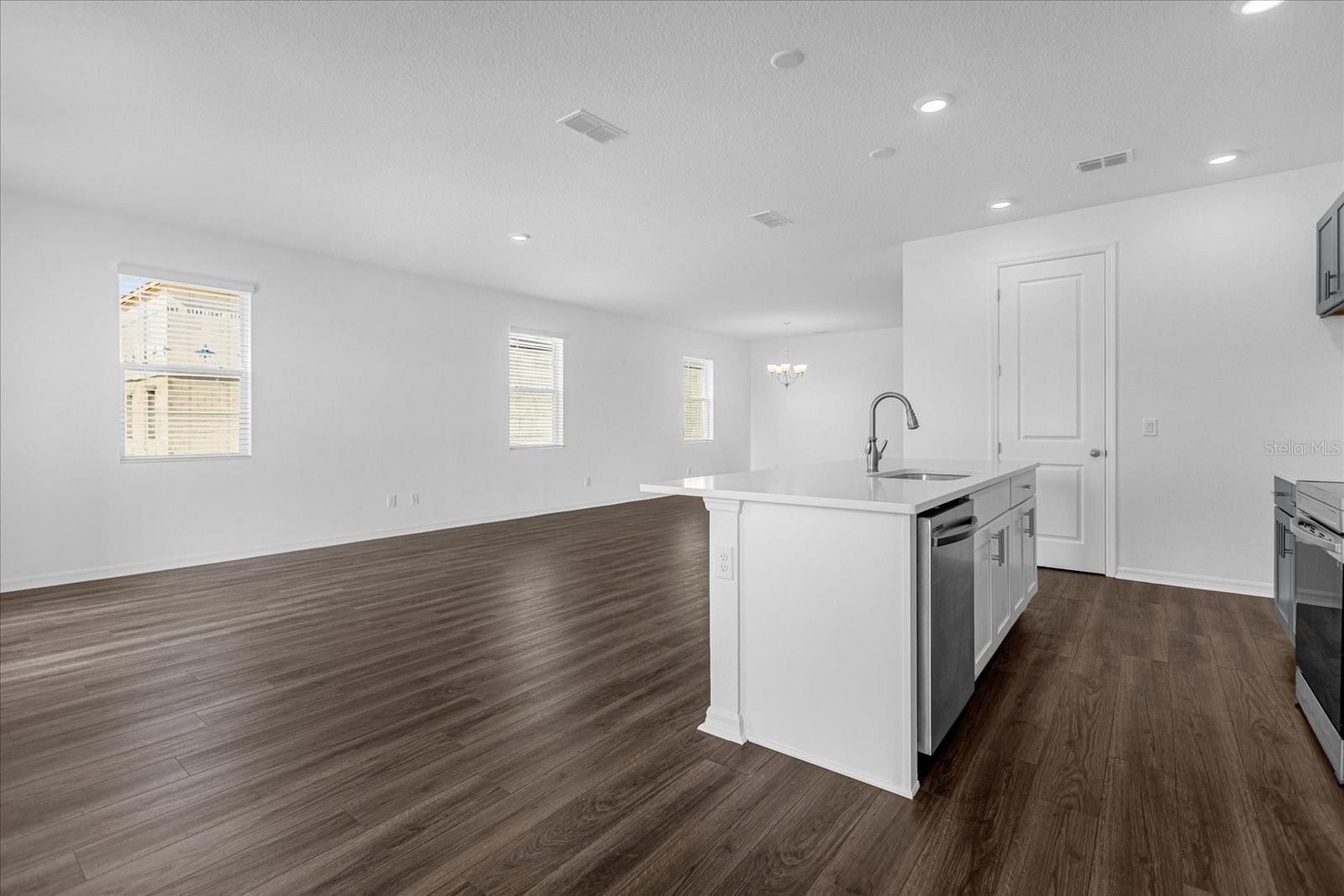 2355 Lancashire St Property Photo 17