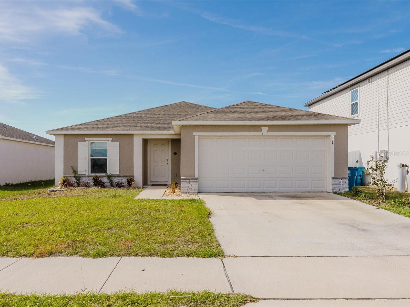 288 Towns Cir Property Photo 2