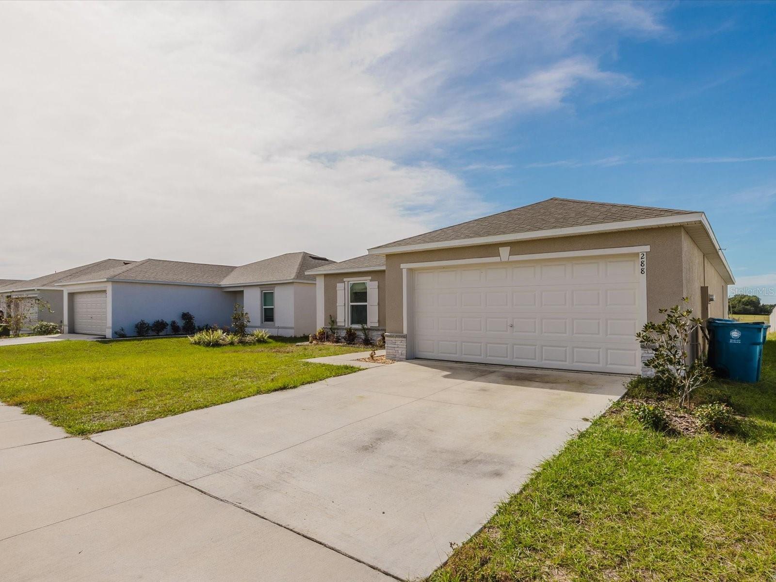288 Towns Cir Property Photo 8