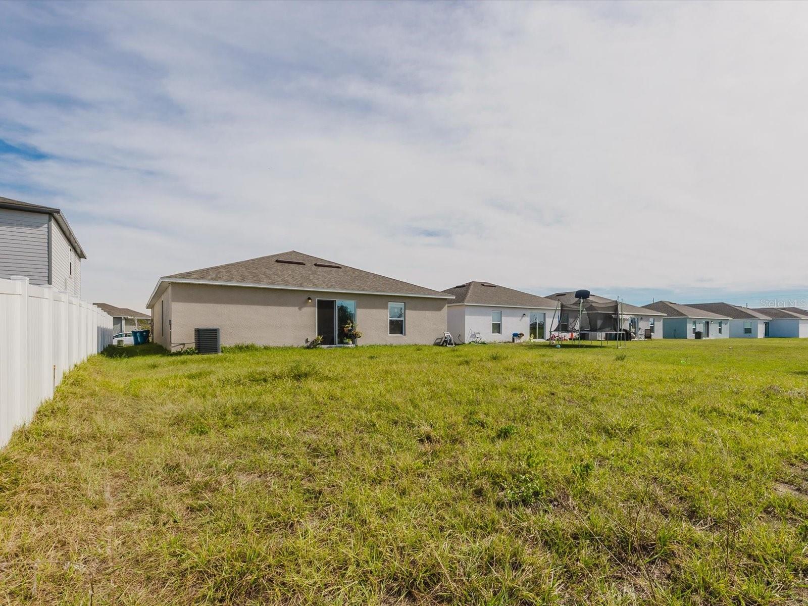 288 Towns Cir Property Photo 9
