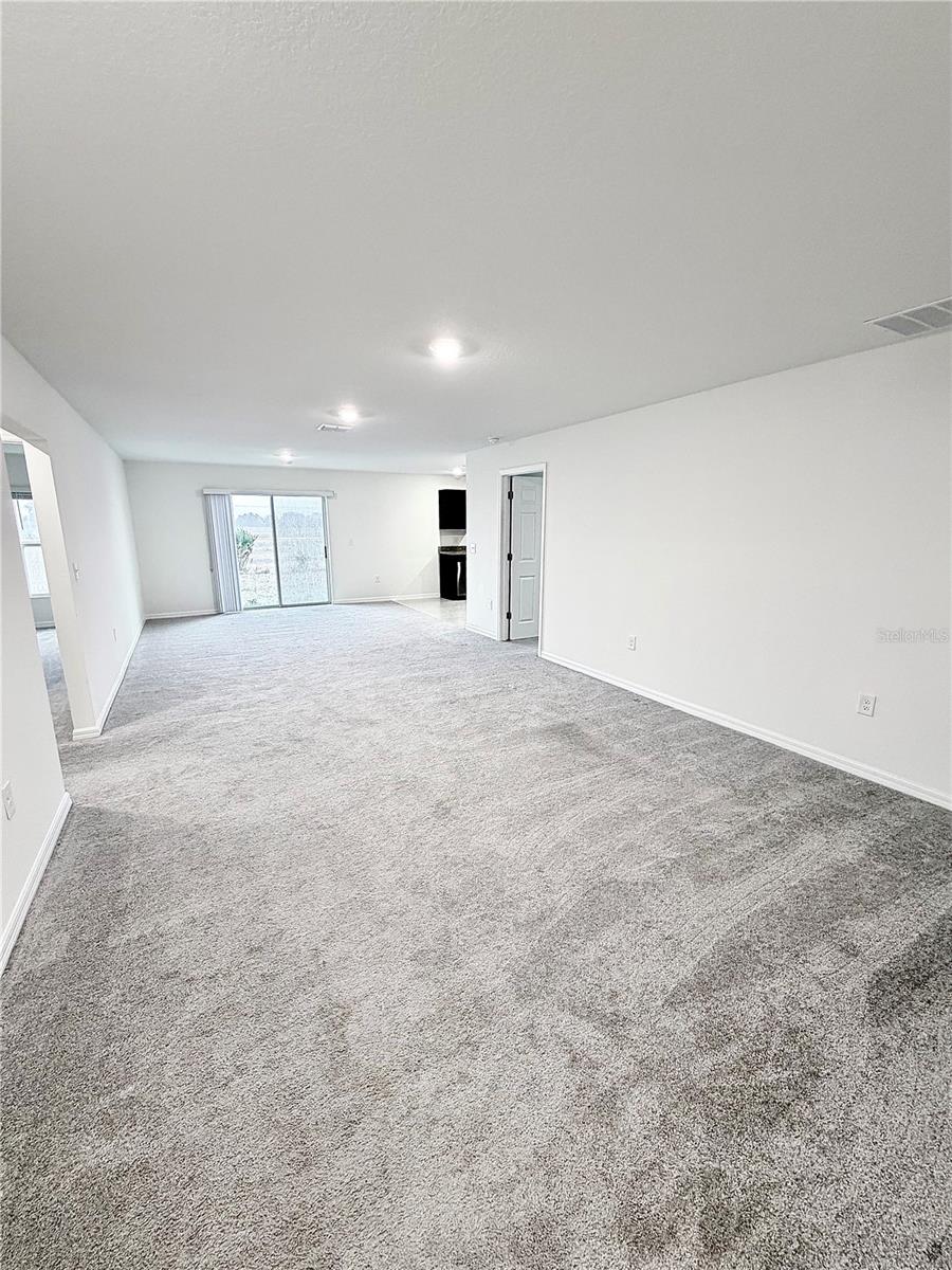 288 Towns Cir Property Photo 15