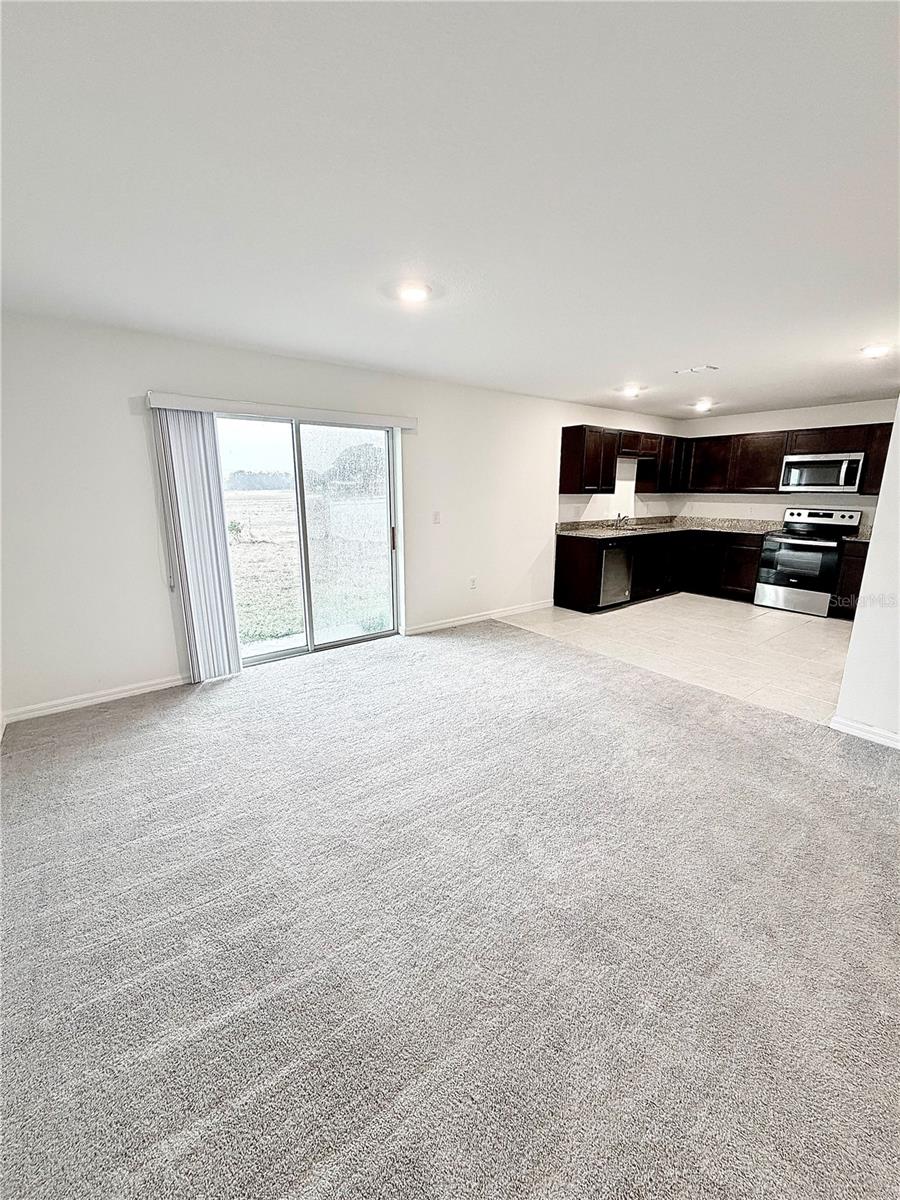 288 Towns Cir Property Photo 16