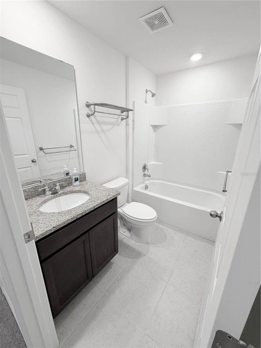 288 Towns Cir Property Photo 32