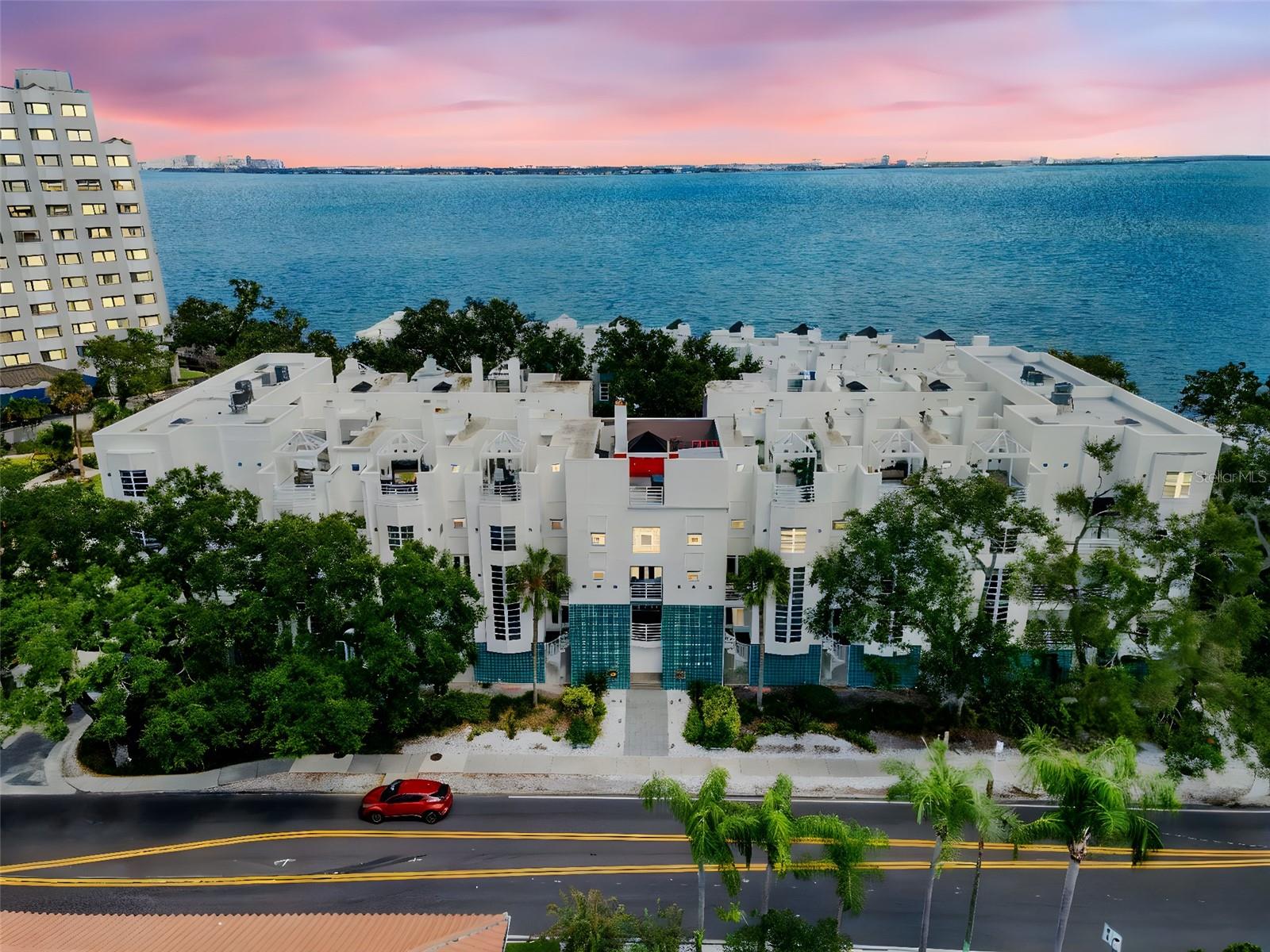 4950 Bayshore Blvd #23 Property Photo 1