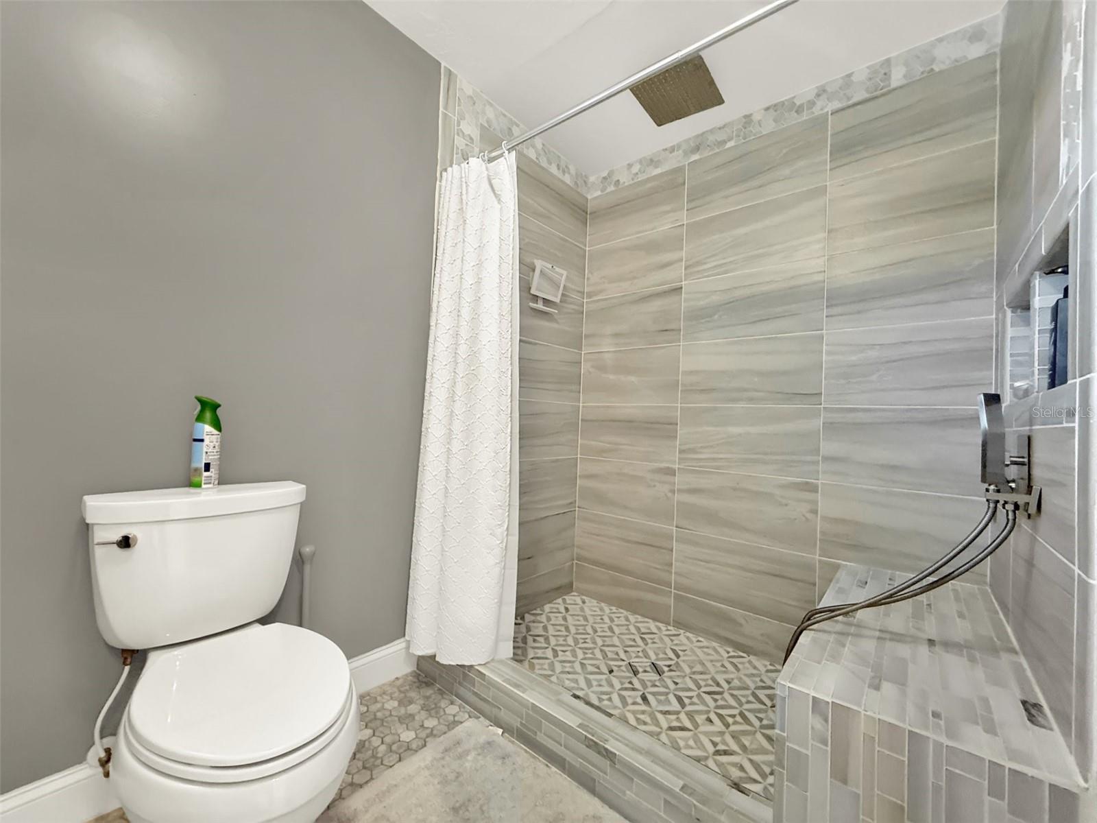 301 Quay Assisi Property Photo 38