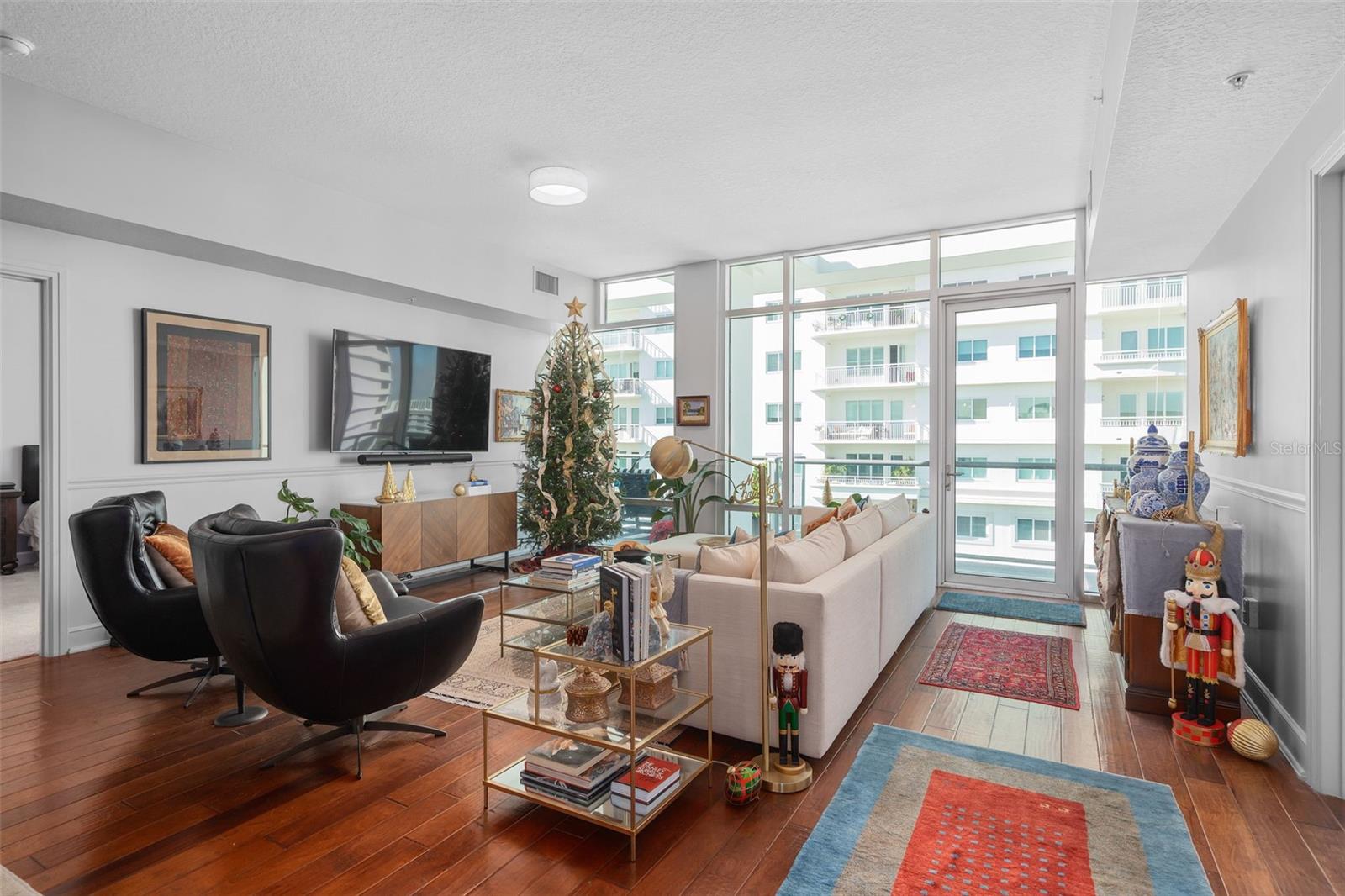 101 S Eola Dr #1209 Property Photo 3