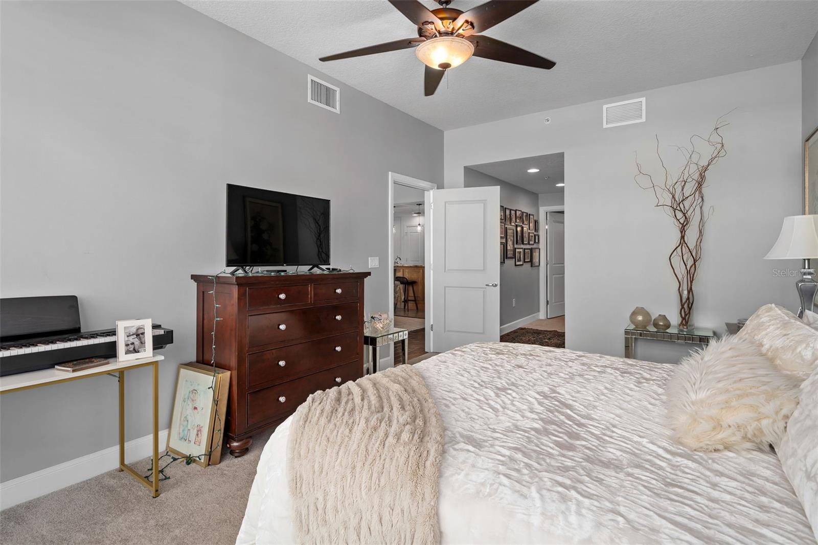 101 S Eola Dr #1209 Property Photo 17