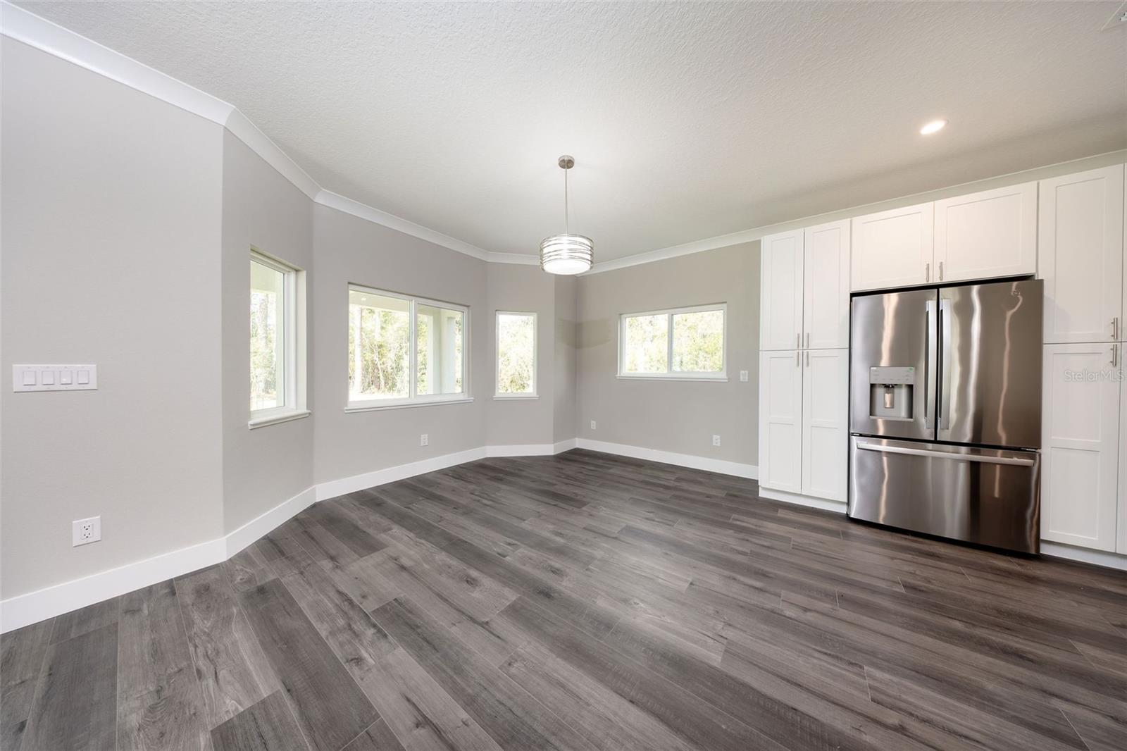 310 Mitnik Dr Property Photo 16
