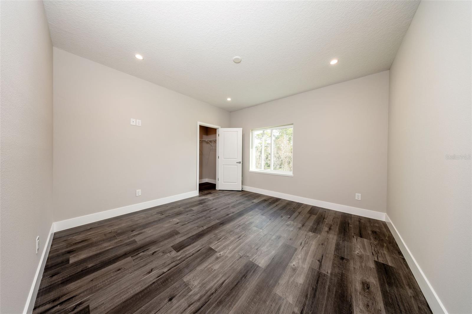 310 Mitnik Dr Property Photo 27