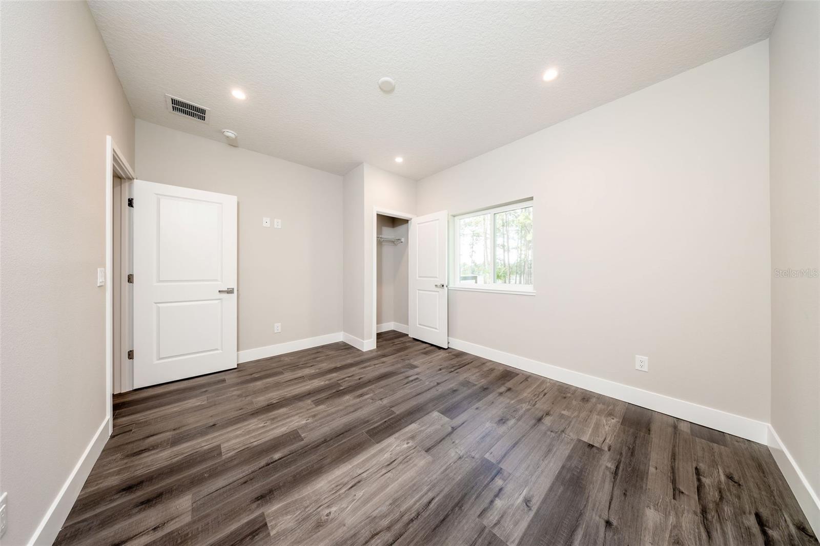 310 Mitnik Dr Property Photo 33