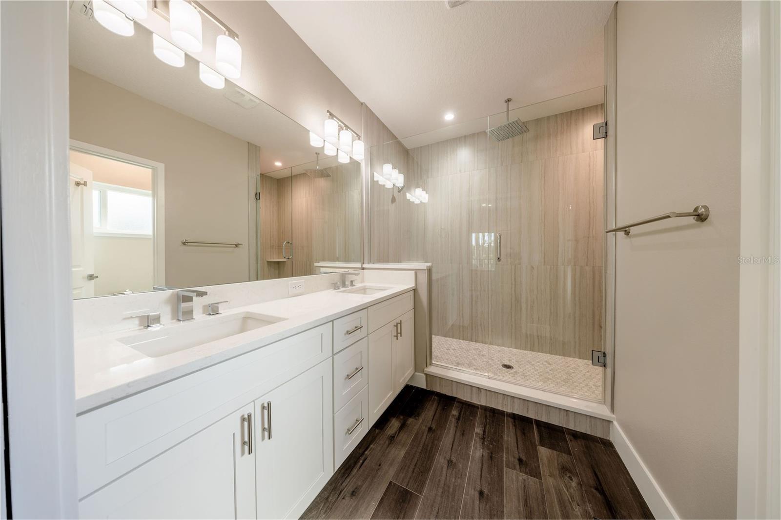 310 Mitnik Dr Property Photo 37