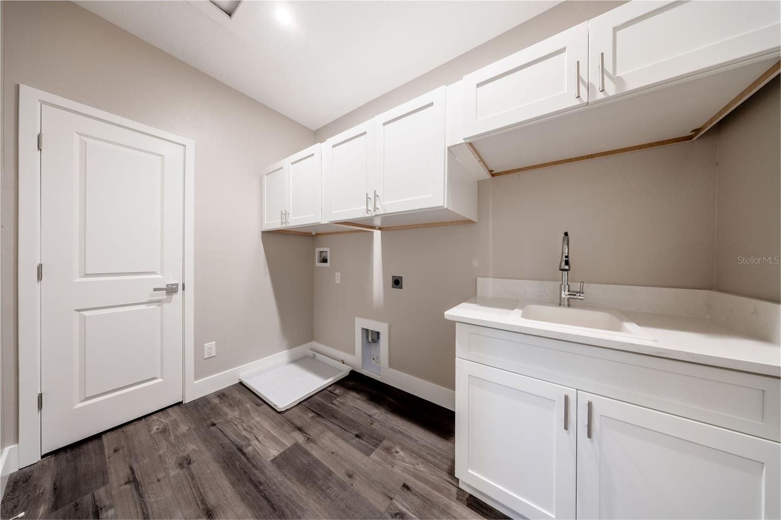310 Mitnik Dr Property Photo 40