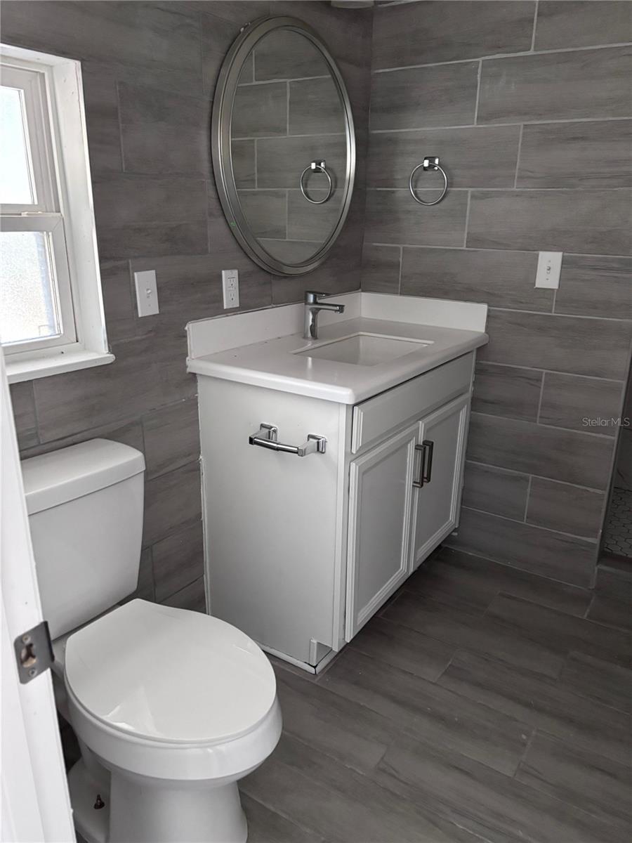 702 W Hillsboro St Property Photo 18