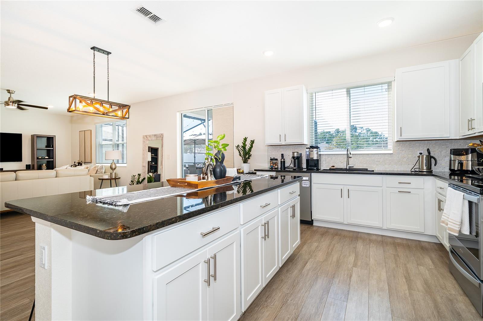 16616 Centipede St Property Photo 8