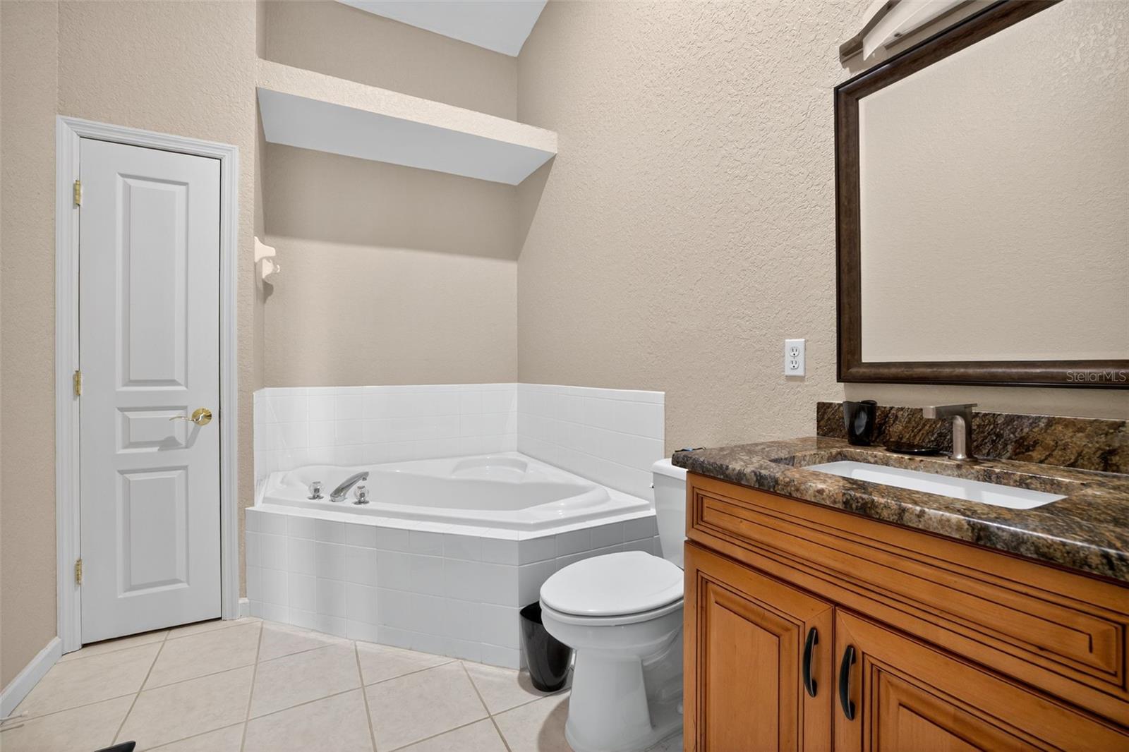 140 Brent Cir Property Photo 16