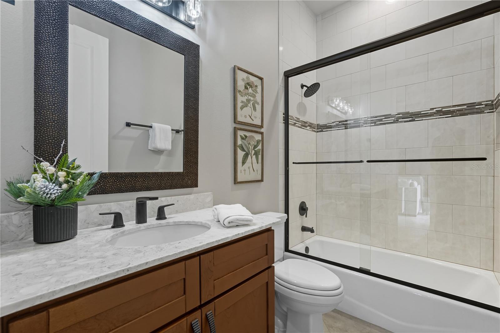 355 Ocean Crest Dr Property Photo 21