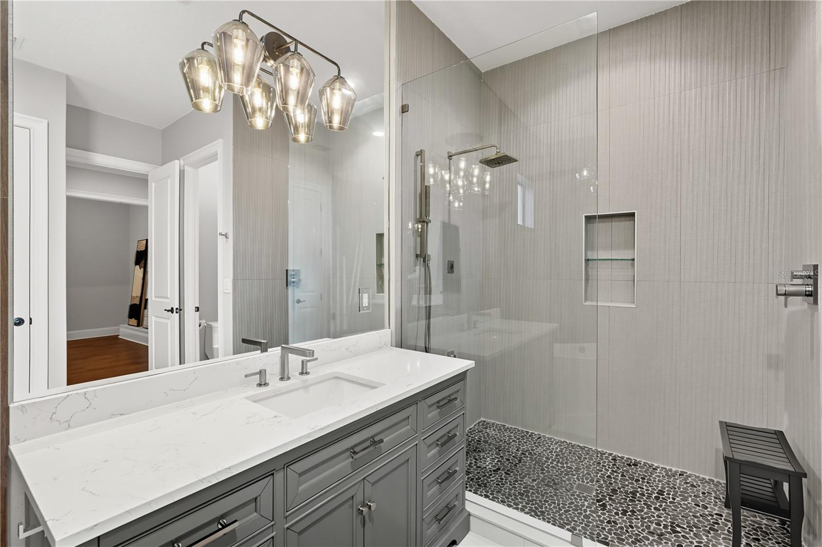 355 Ocean Crest Dr Property Photo 30