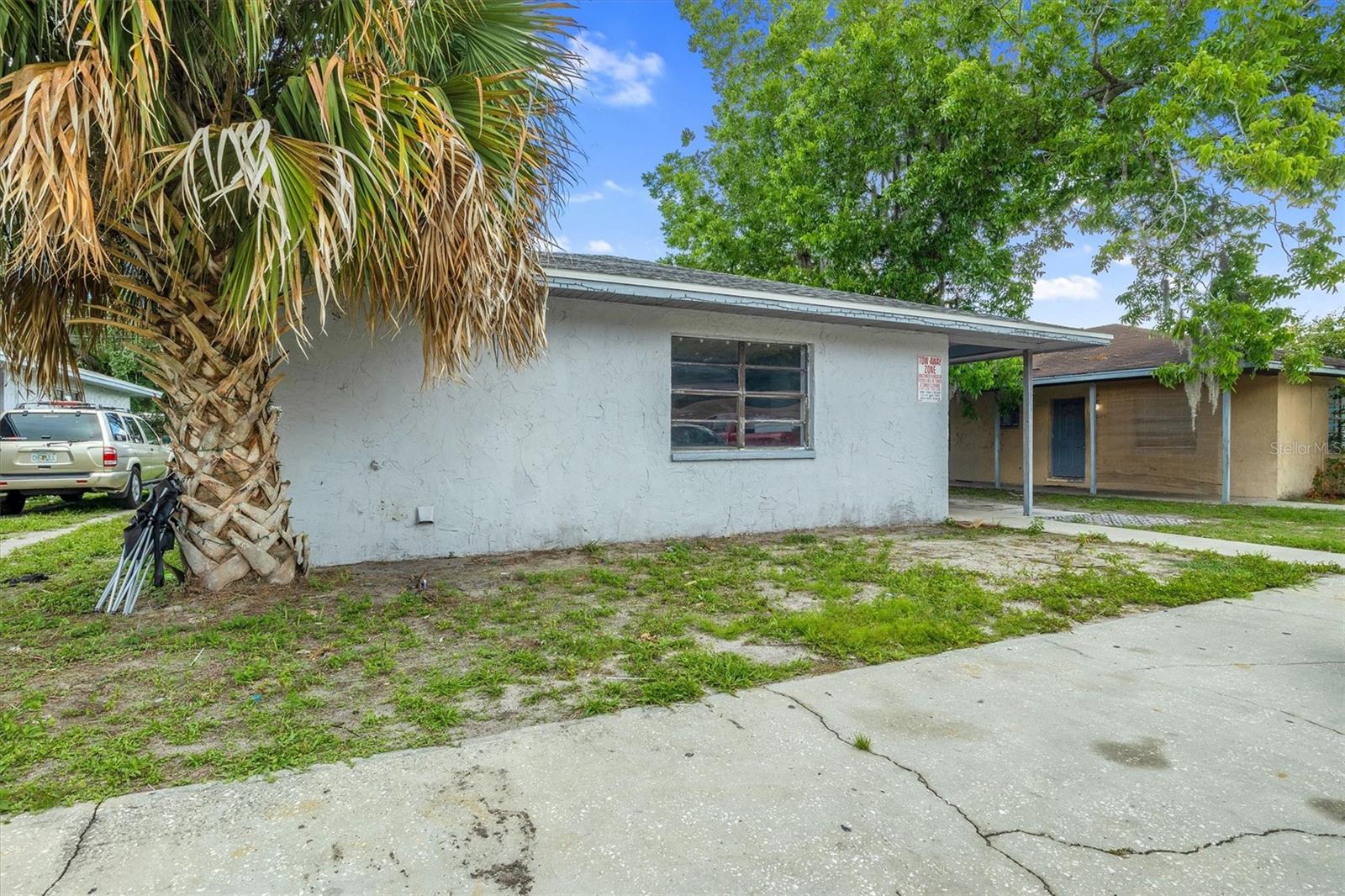 2464 CHESTNUT WOODS DR