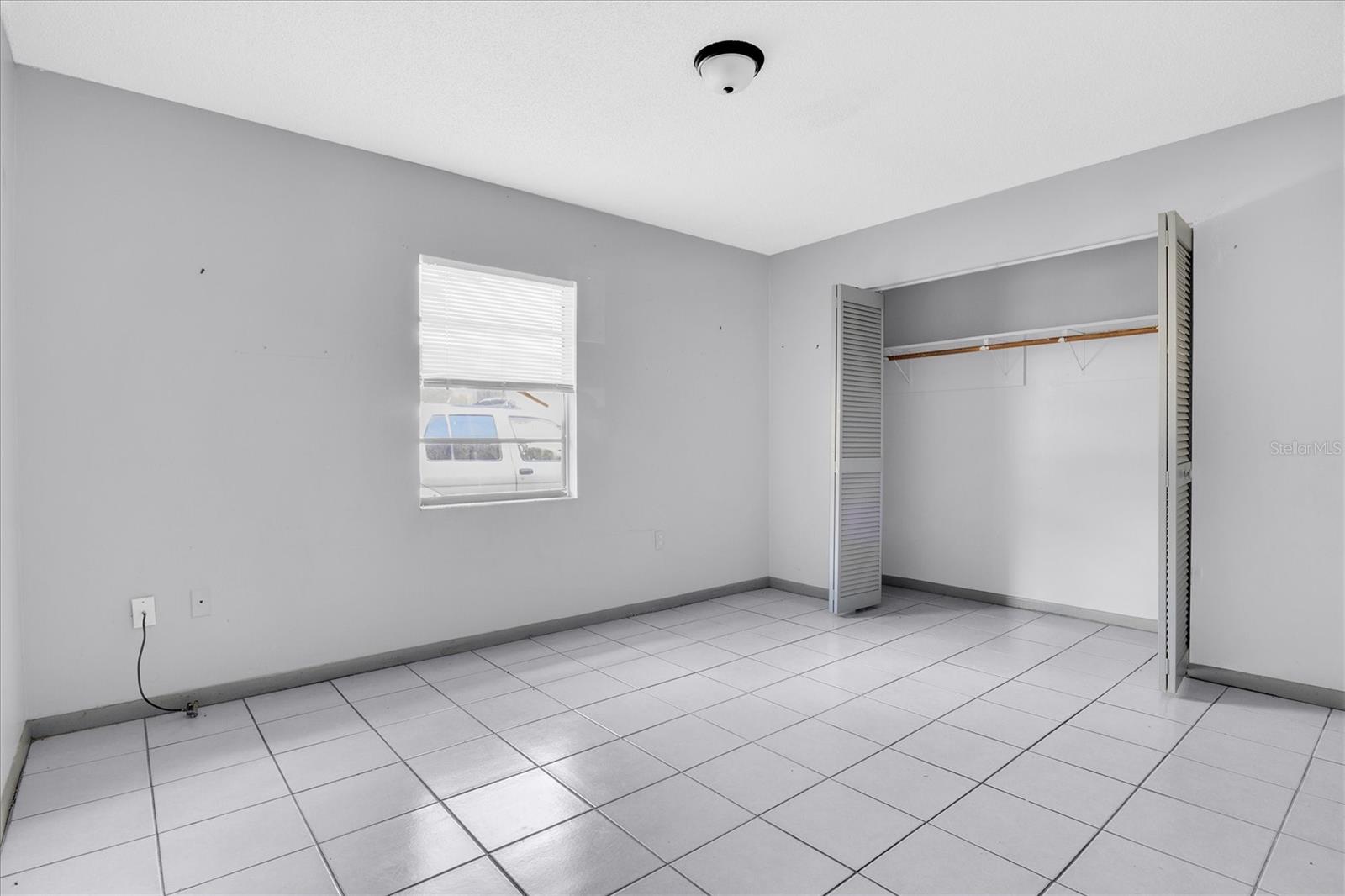 2464 Chestnut Woods Dr Property Photo 4