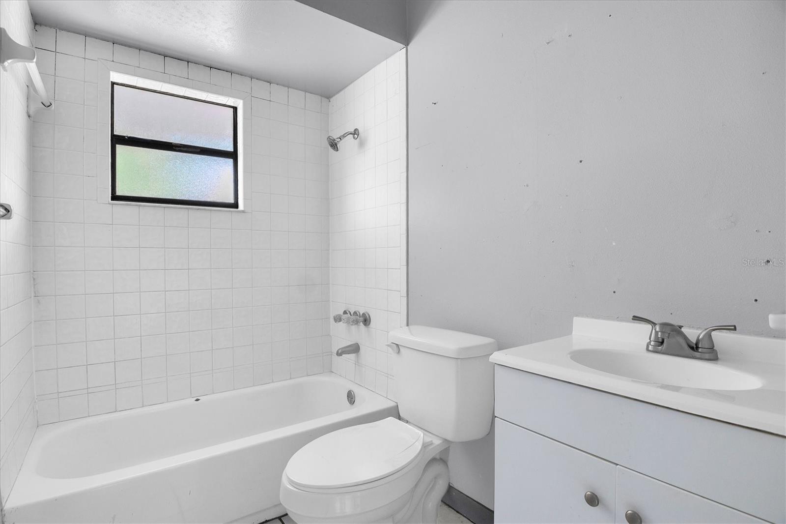 2464 Chestnut Woods Dr Property Photo 9