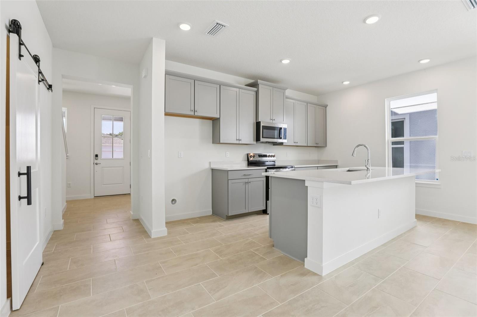 2055 Iorio St Property Photo 8