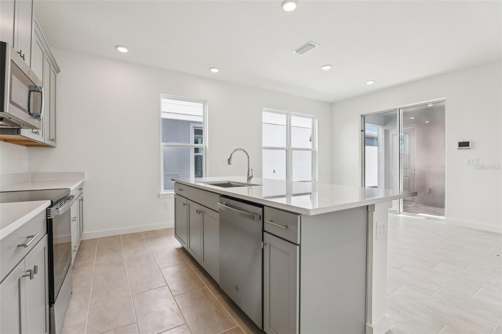 2055 Iorio St Property Photo 14