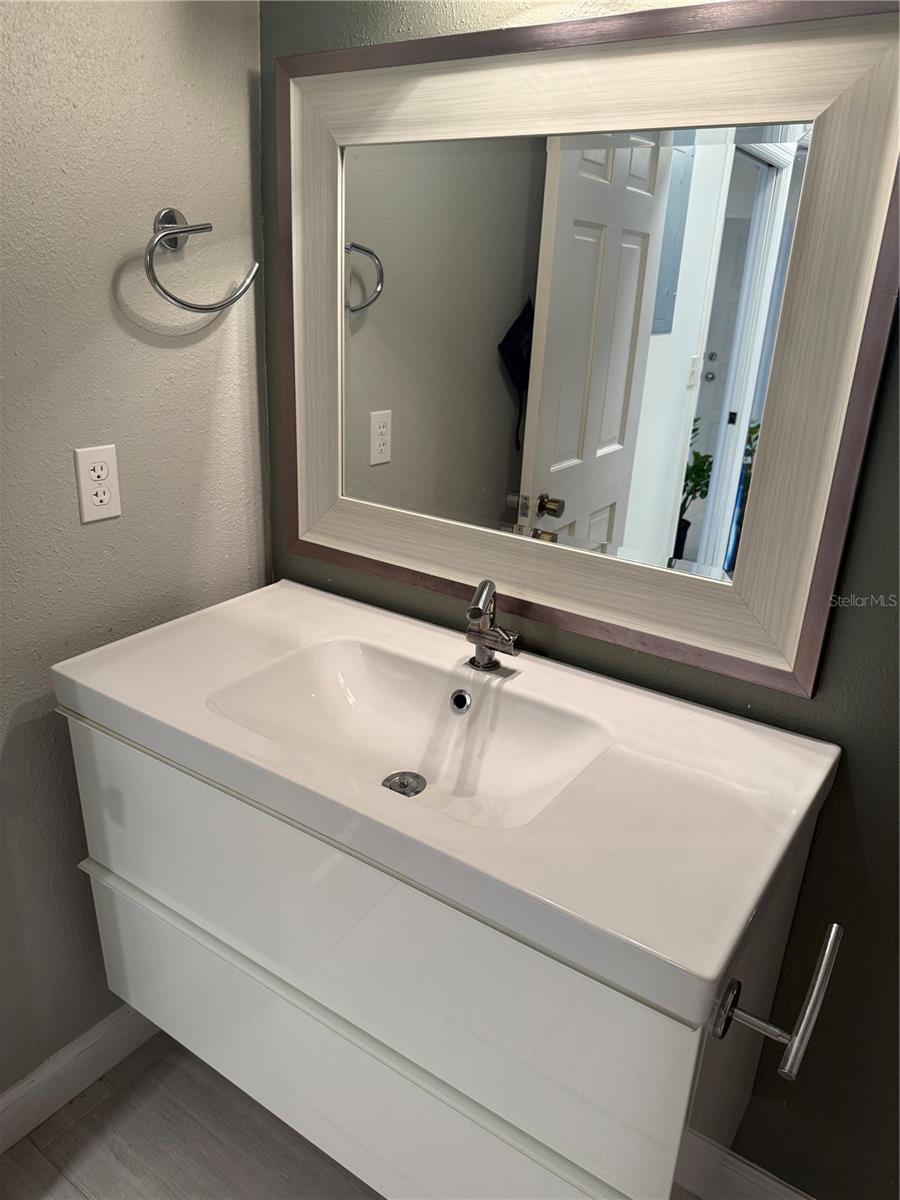 1014 Villa Ln #7 Property Photo 11