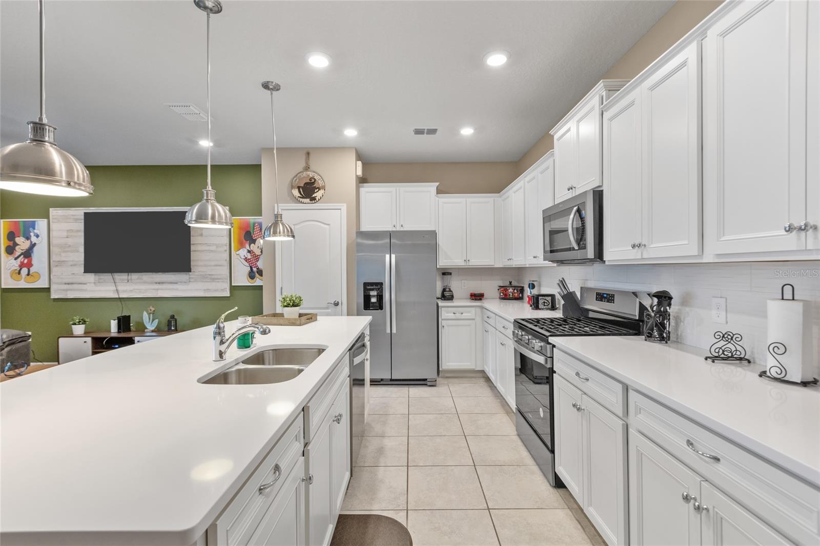 7160 Oakmoss Loop Property Photo 3