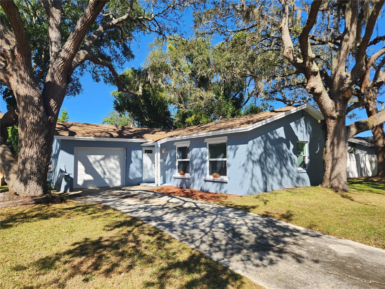 800 Diane Cir Property Photo 1