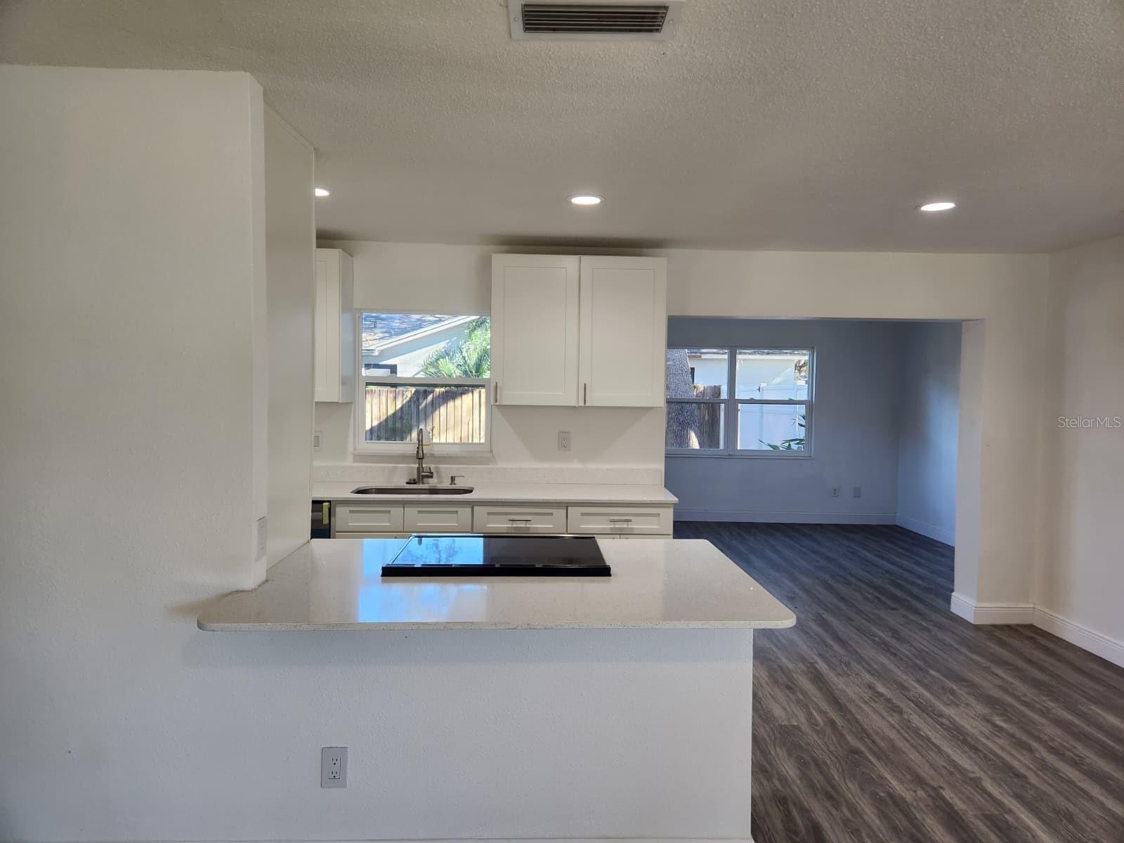 800 Diane Cir Property Photo 7