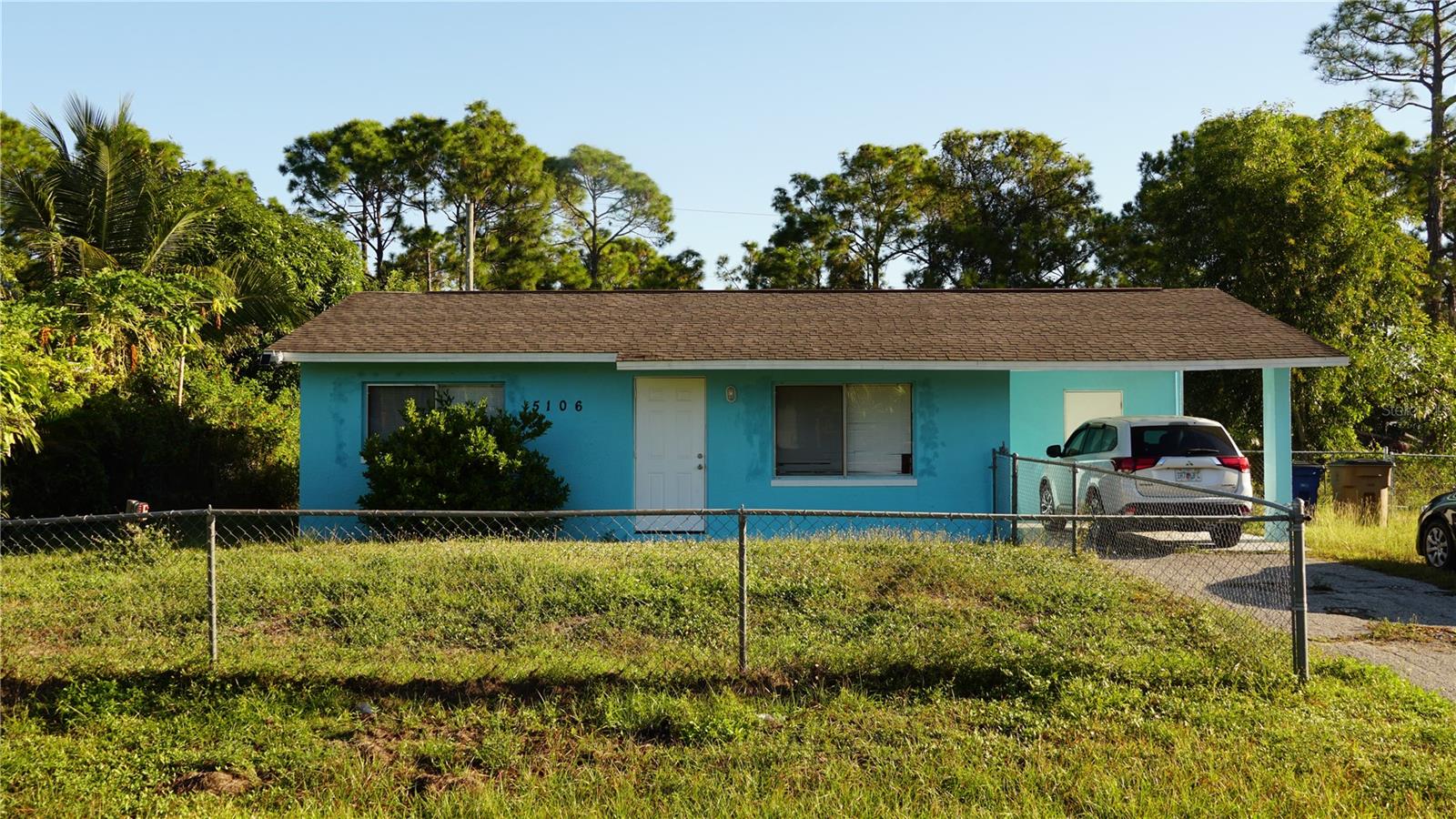 5106 LEE CIR S Property Photo 1