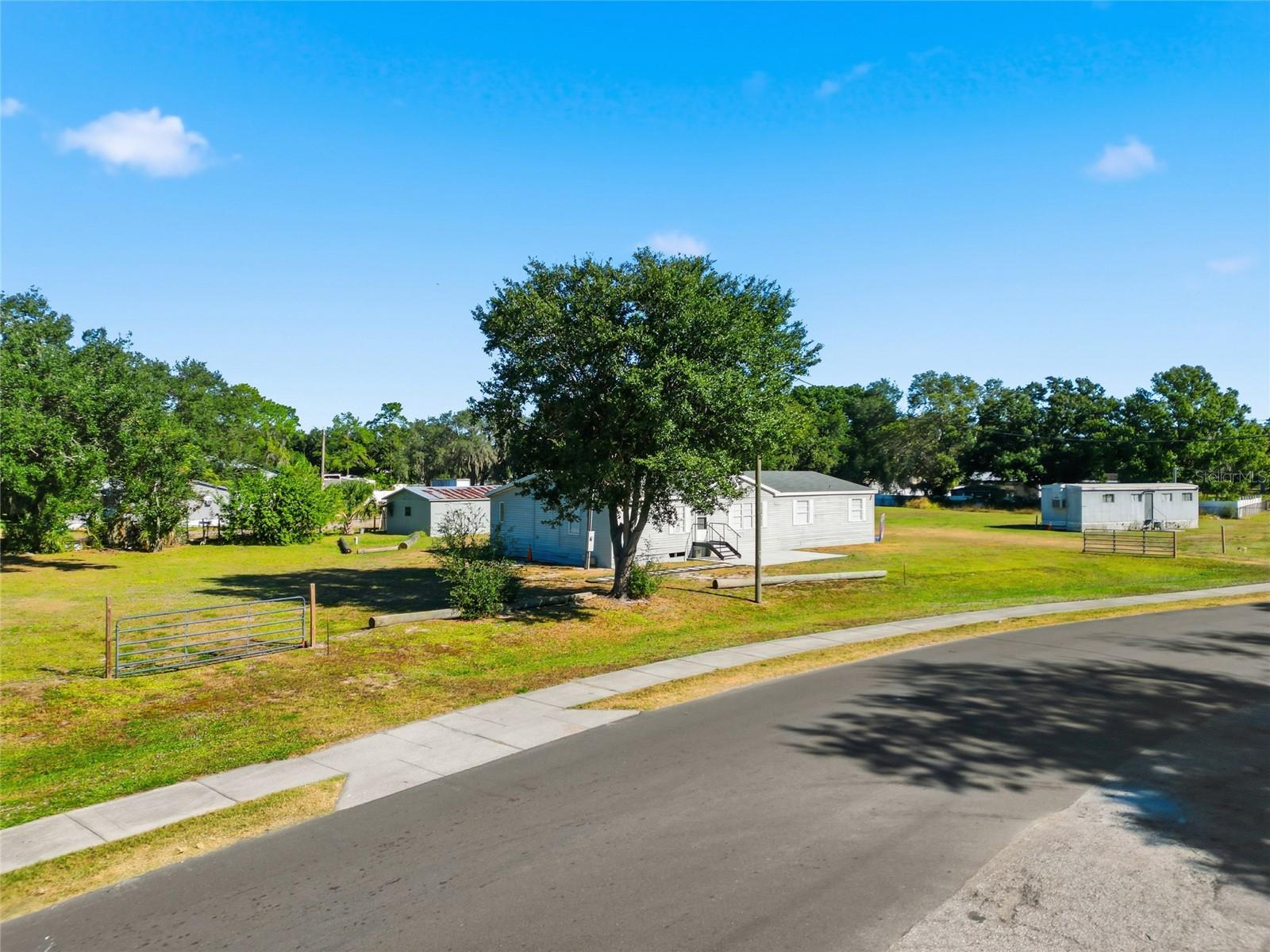 12422 Balm Riverview Rd Property Photo 4