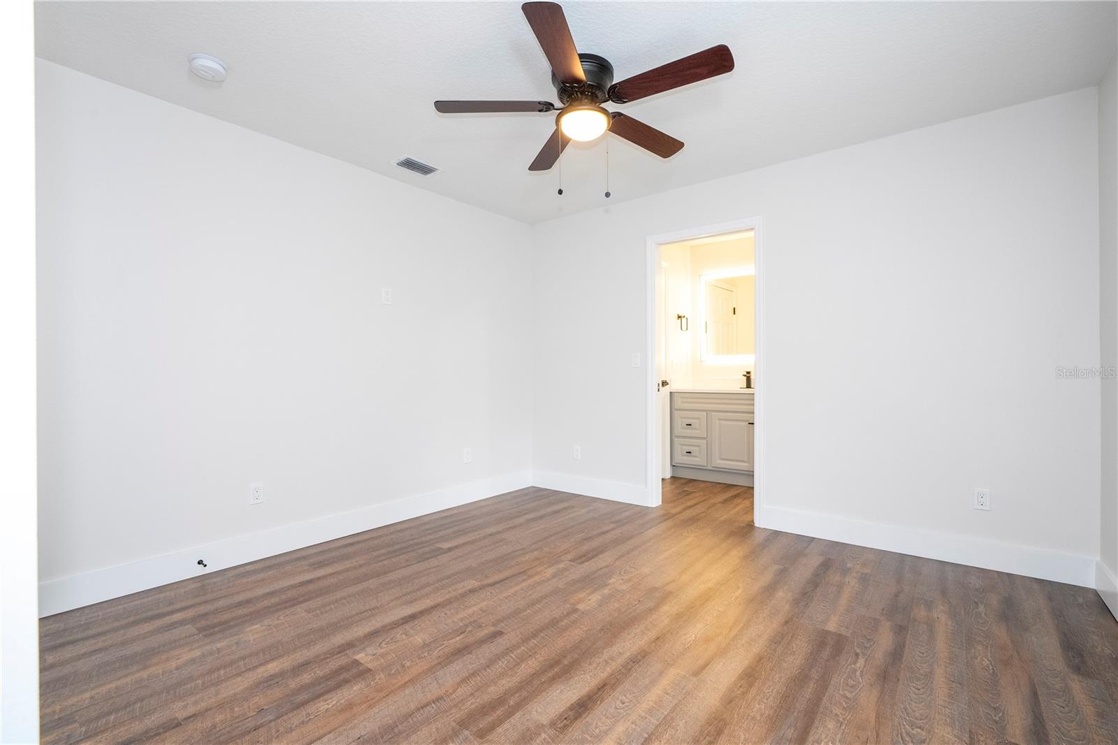 1124 Munster St Property Photo 21