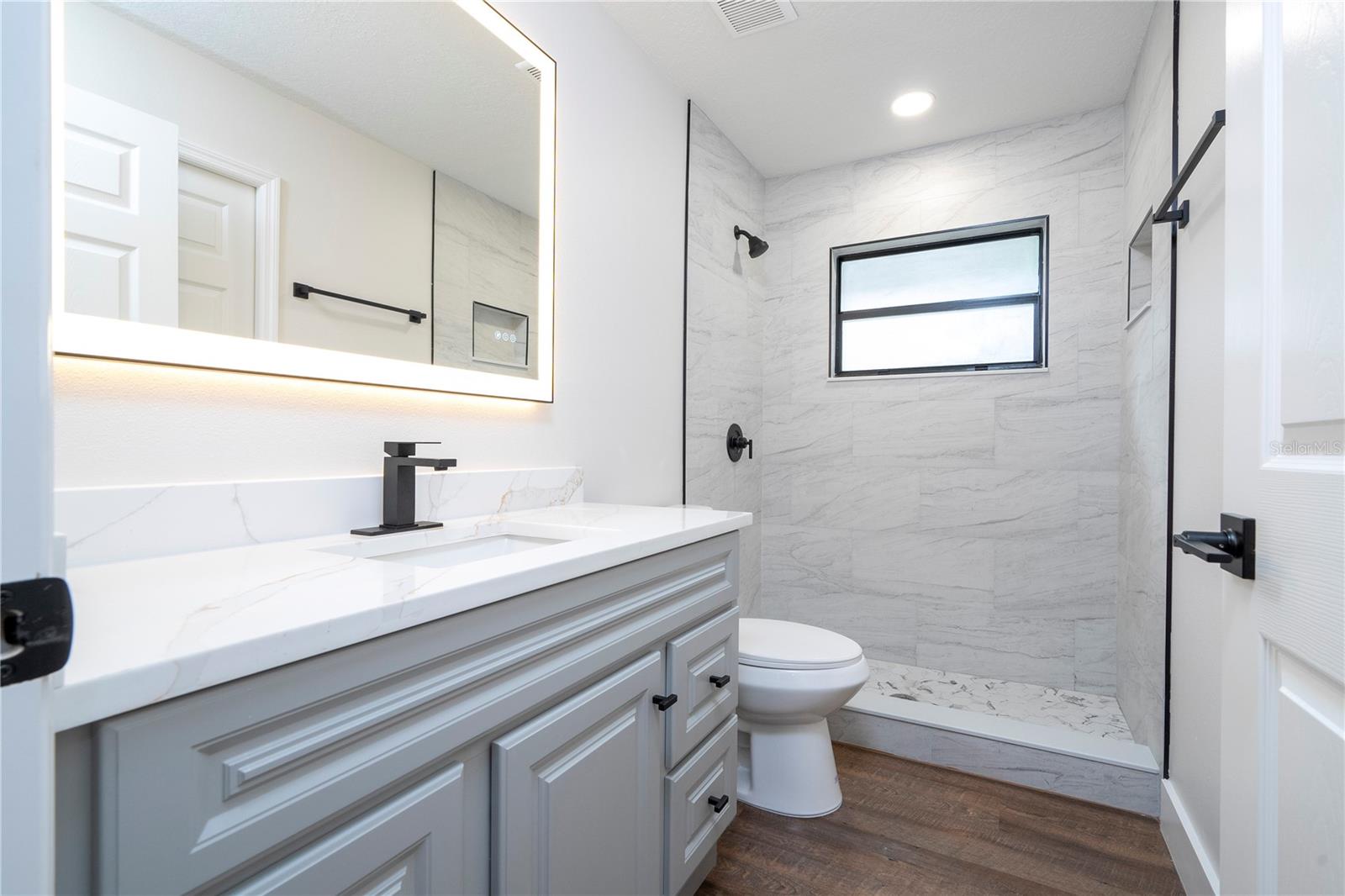 1124 Munster St Property Photo 22