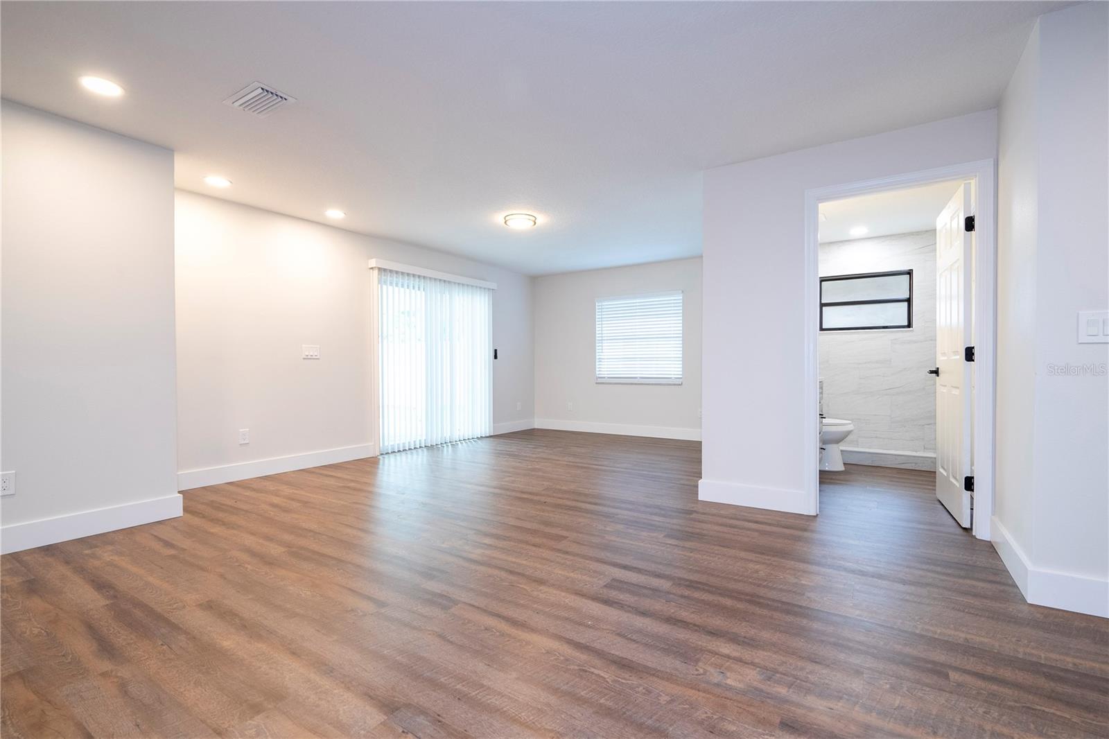 1124 Munster St Property Photo 42