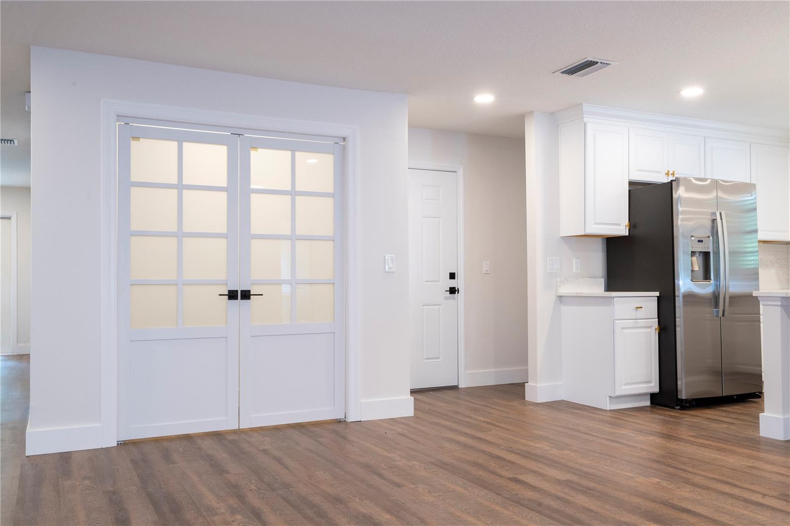 1124 Munster St Property Photo 44