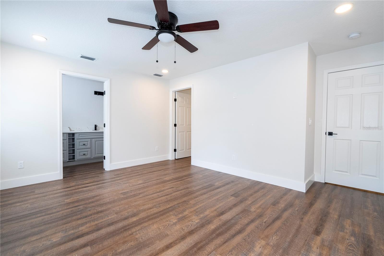 1124 Munster St Property Photo 51