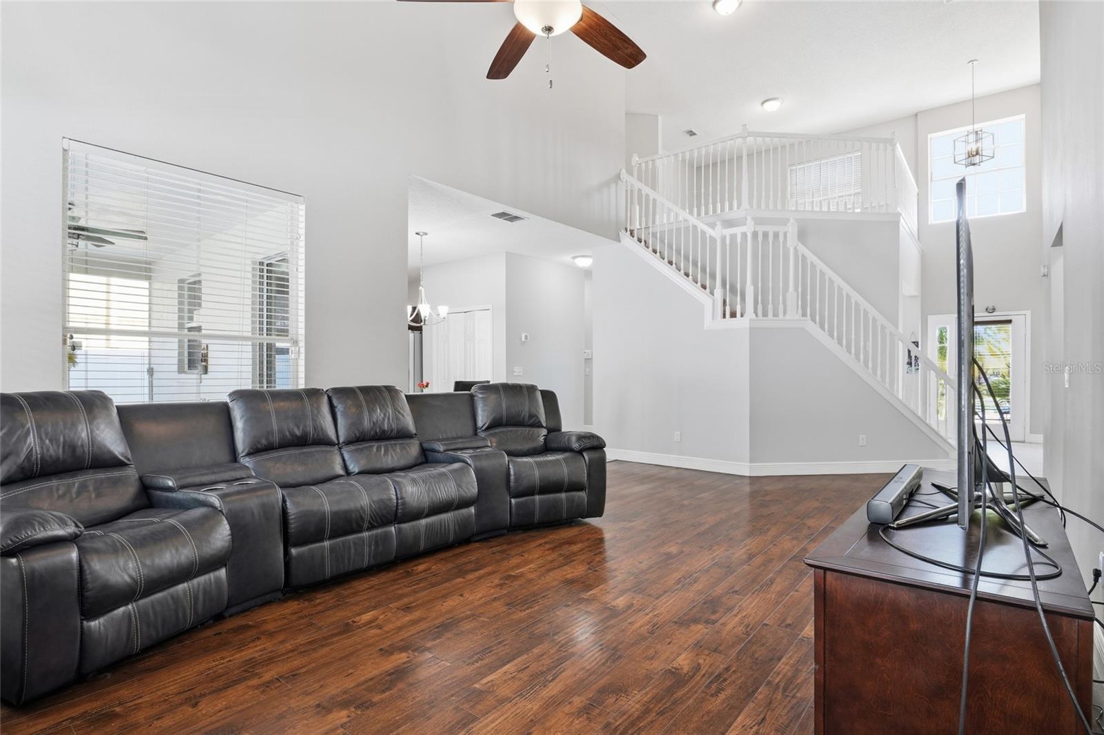 930 Oak Chase Dr Property Photo 5