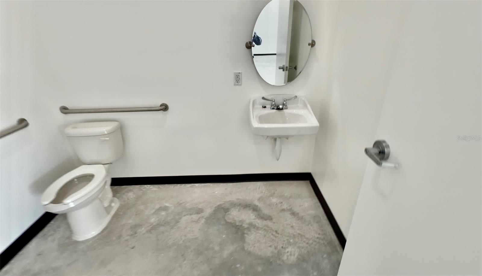 727 Tillman Pl #101 Property Photo 6