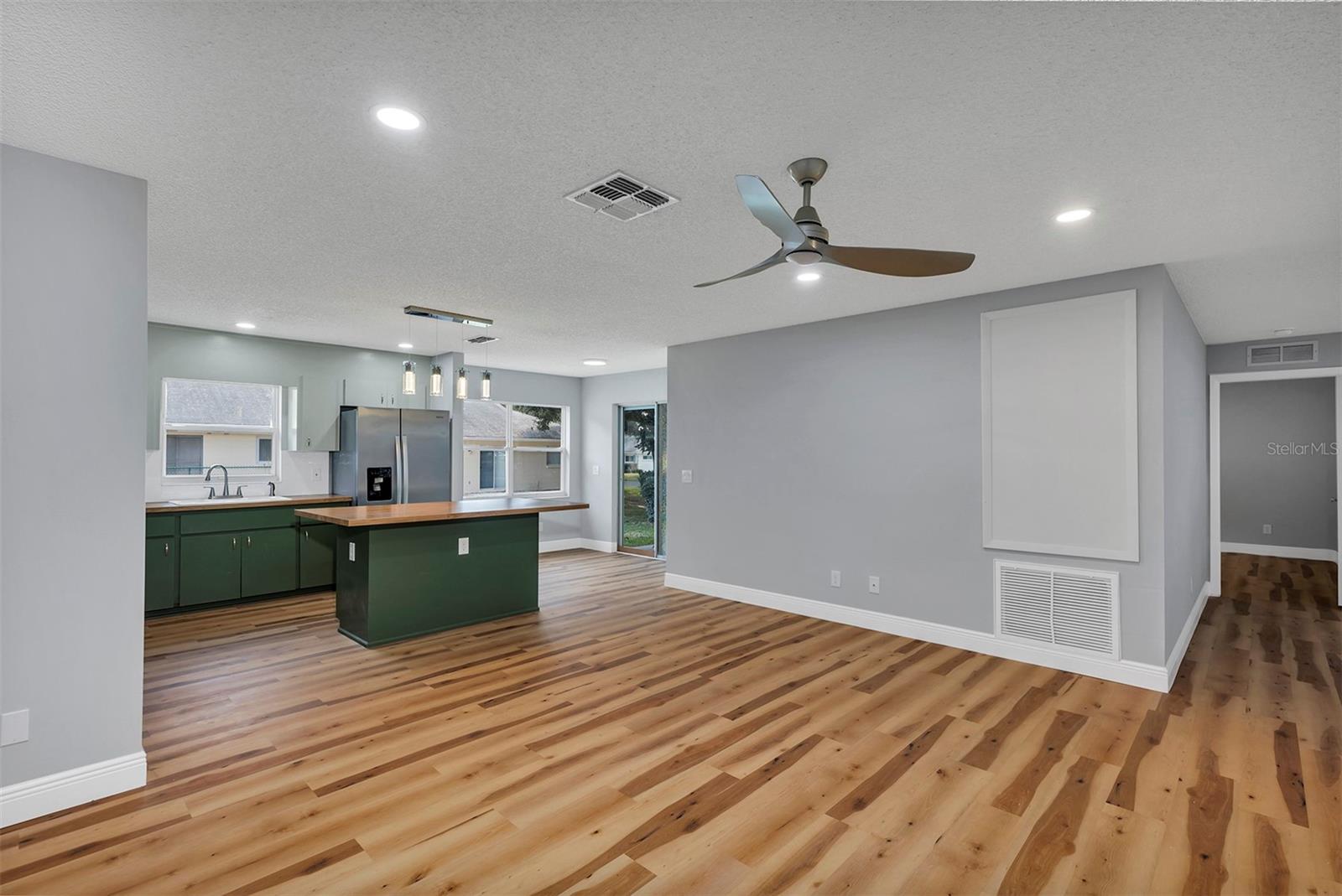 9755 Sw 94th Ter #c Property Photo 5