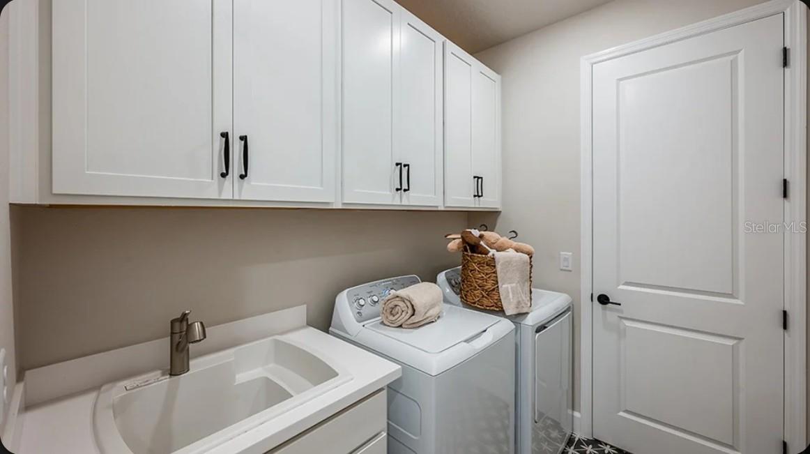 19305 Lochside Ln Property Photo 17